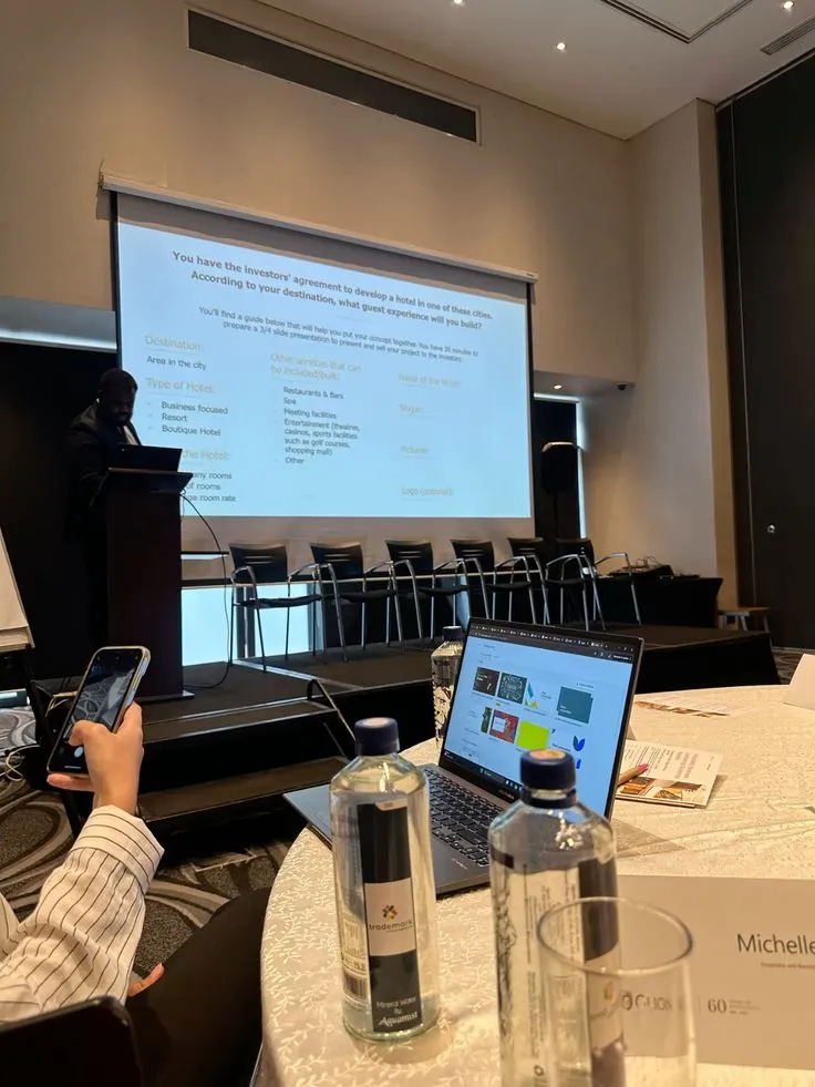 Zeskrobywanie atramentu z pergaminu